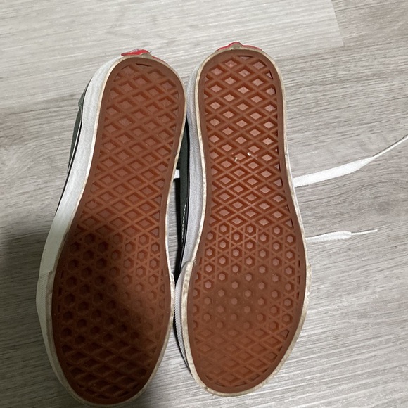 Old School Vans in Color Olive - Picture 3 of 5